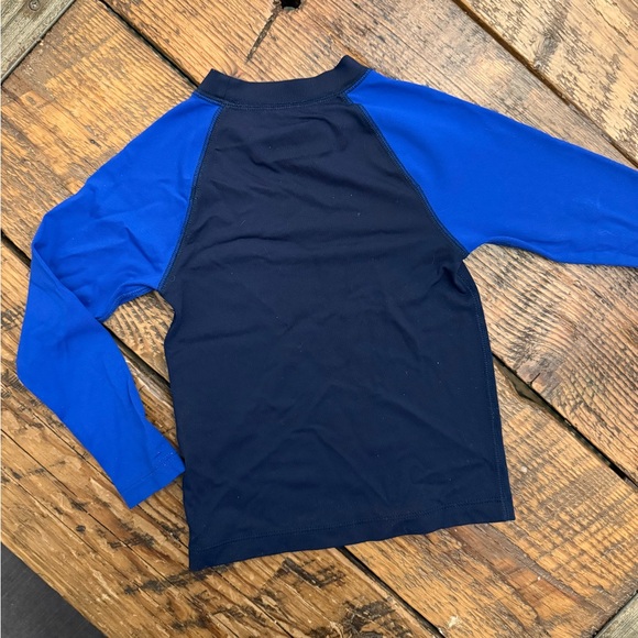 Crewcuts UPF 50 rashguard. Size 3 - Picture 2 of 4